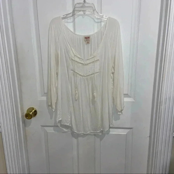 Mission 3/4 length rayon top white sz of - Picture 1 of 4